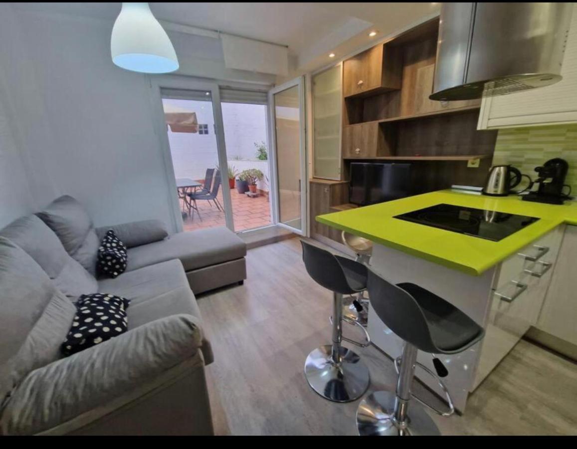 Apartamento Con Terraza Y Parking خيخون الغرفة الصورة