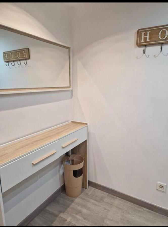 Apartamento Con Terraza Y Parking خيخون الغرفة الصورة
