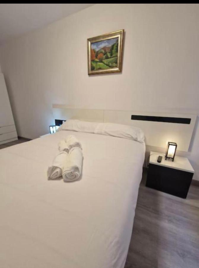 Apartamento Con Terraza Y Parking خيخون الغرفة الصورة