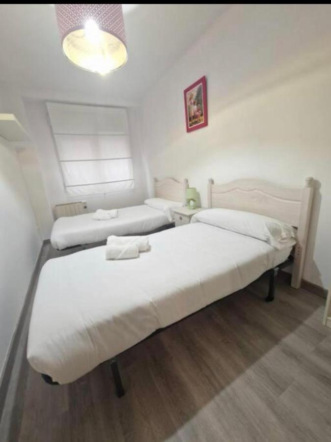 Apartamento Con Terraza Y Parking خيخون الغرفة الصورة