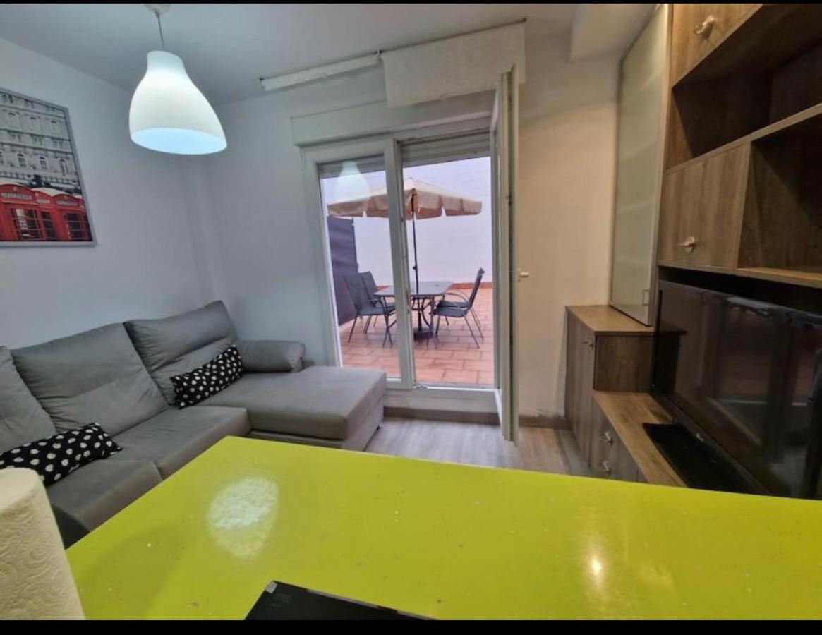 Apartamento Con Terraza Y Parking خيخون الغرفة الصورة